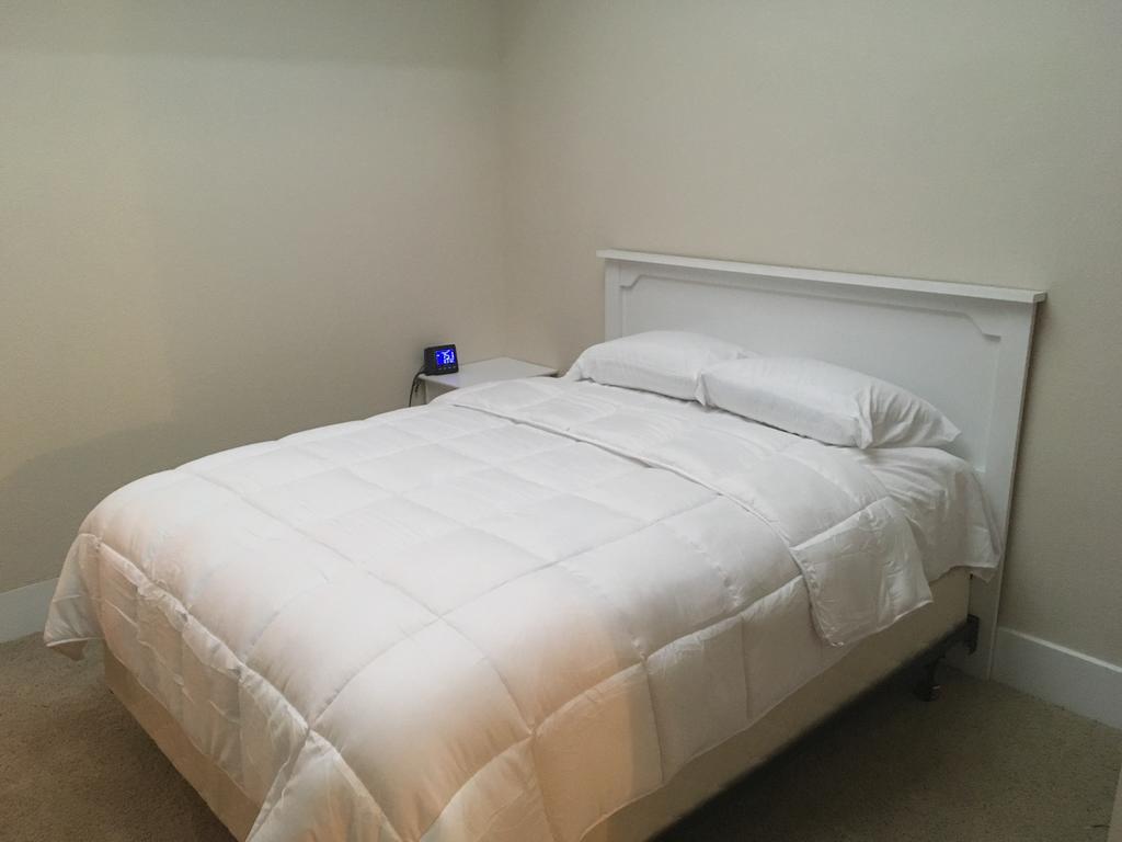 Hotel Burgess Reedley Экстерьер фото